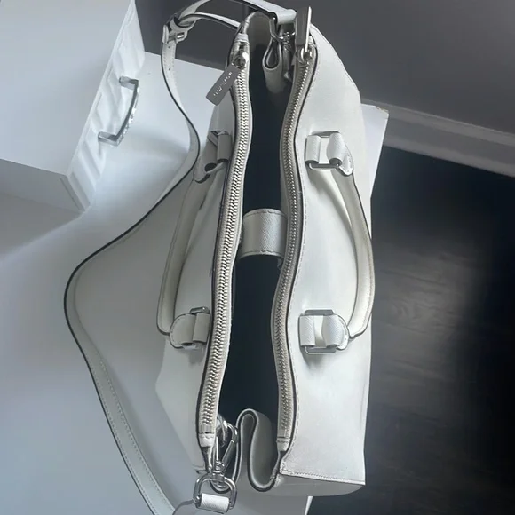 Michael Kors Sutton Purse - Picture 4 of 6